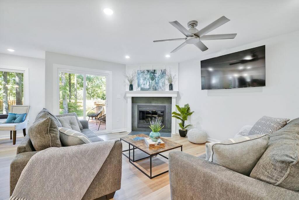 Middle Sound Hideaway~Beaches, Shopping, Families Villa Wilmington Exterior photo