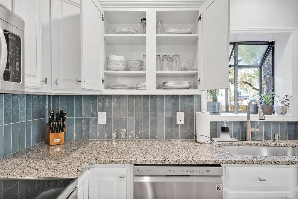Middle Sound Hideaway~Beaches, Shopping, Families Villa Wilmington Exterior photo