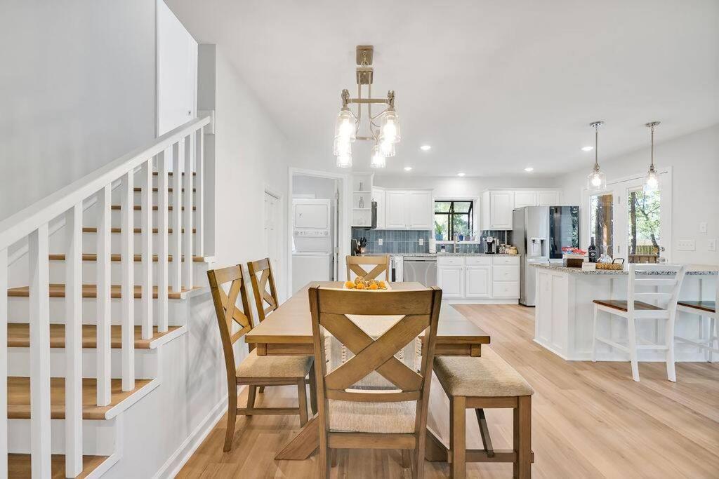 Middle Sound Hideaway~Beaches, Shopping, Families Villa Wilmington Exterior photo
