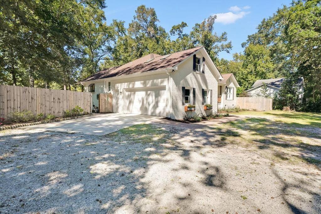 Middle Sound Hideaway~Beaches, Shopping, Families Villa Wilmington Exterior photo