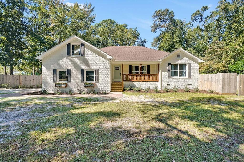 Middle Sound Hideaway~Beaches, Shopping, Families Villa Wilmington Exterior photo